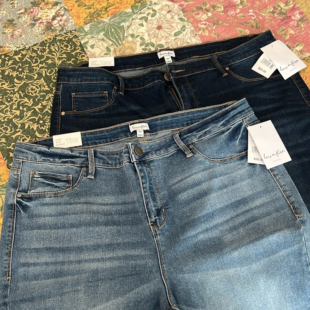 Bundle of 2 👖👖Ankle/Cropped High Rise Skinny Jeans - medium & dark wash